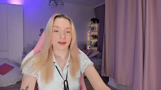 Tiffany Paw online show from December 22, 3:06 am