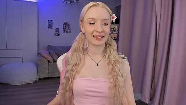 Tiffany Paw online show from February 7, 3:25 am