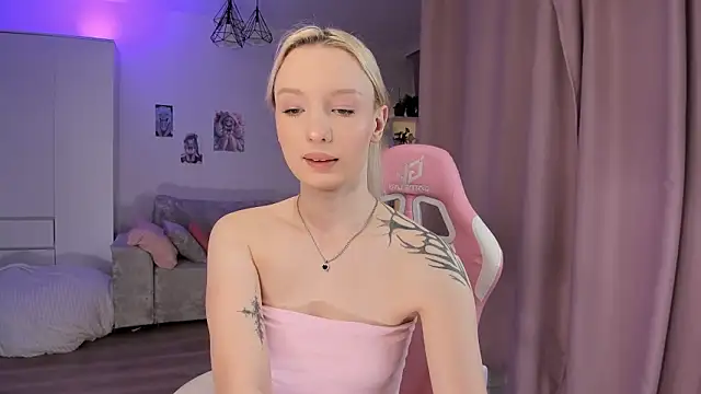 Tiffany Paw online show from February 25, 3:29 am