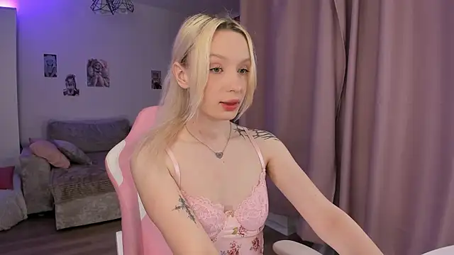 Tiffany Paw online show from March 26, 3:27 am