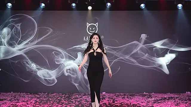 LU-909 online show from November 27, 8:04 am