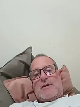 Snapshot of nard53 chatting on June 17, 10:30 pm nard53 online show from June 17, 10:30 pm