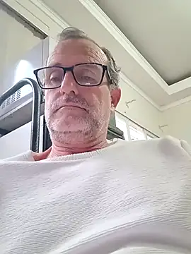 Snapshot of nard53 chatting on December 14, 8:53 am nard53 online show from December 14, 8:53 am