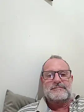 Snapshot of nard53 chatting on June 10, 11:06 pm nard53 online show from June 10, 11:06 pm