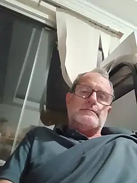 Snapshot of nard53 chatting on July 15, 10:28 pm nard53 online show from July 15, 10:28 pm