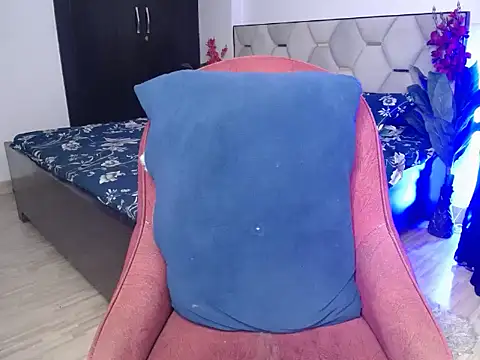 Snapshot of Little_princess01 chatting on November 25, 7:47 pm Little princess01 online show from November 25, 7:47 pm