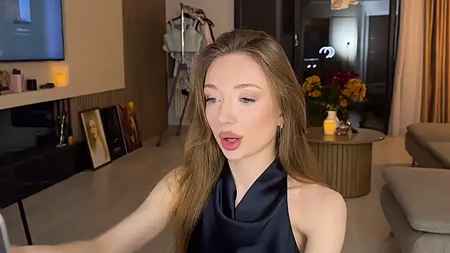 Jolienne online show from June 7, 8:03 pm