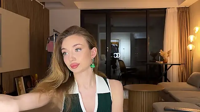 Jolienne online show from March 26, 9:02 pm