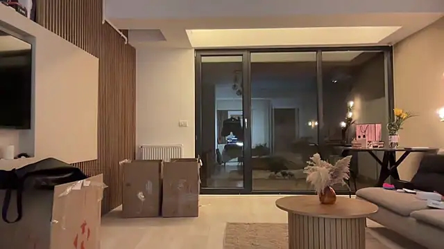 Jolienne online show from February 22, 9:49 pm