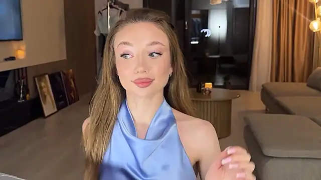 Jolienne online show from June 3, 8:02 pm