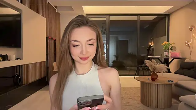 Jolienne online show from February 23, 8:31 pm