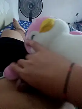 Snapshot of andrdosfn chatting on November 16, 8:02 pm andrdosfn online show from November 16, 8:02 pm