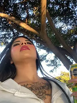 Snapshot of Dannii- chatting on January 17, 10:35 pm Dannii- online show from January 17, 10:35 pm