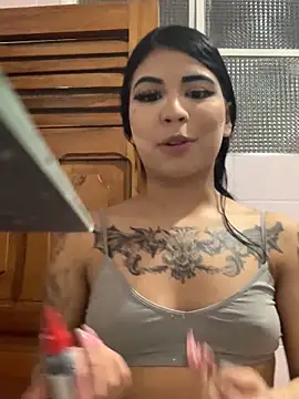 Dannii- online show from April 22, 3:13 am