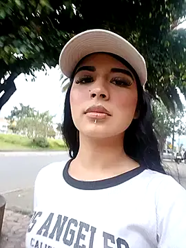 Dannii- online show from December 21, 9:26 pm