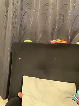 Snapshot of Dannii- chatting on February 14, 8:53 pm Dannii- online show from February 14, 8:53 pm