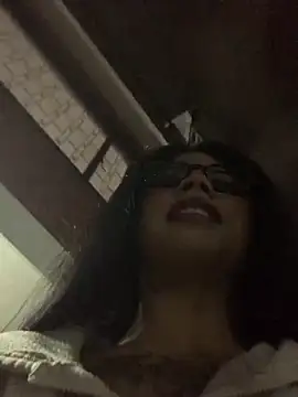 Dannii- online show from April 11, 1:13 am