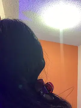 Dannii- online show from April 4, 7:20 pm