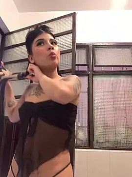 Dannii- online show from April 3, 8:48 pm