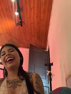 Snapshot of Dannii- chatting on February 8, 8:39 pm Dannii- online show from February 8, 8:39 pm