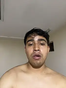 Snapshot of augustboyy chatting on November 18, 2:49 am augustboyy online show from November 18, 2:49 am