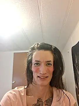 Snapshot of MaitressePomme3 chatting on January 9, 1:23 am MaitressePomme3 online show from January 9, 1:23 am