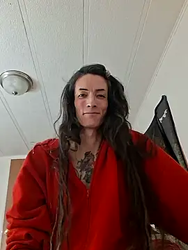 Snapshot of MaitressePomme3 chatting on December 18, 12:38 am MaitressePomme3 online show from December 18, 12:38 am