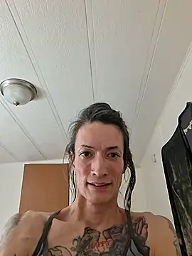 Snapshot of MaitressePomme3 chatting on December 21, 1:08 am MaitressePomme3 online show from December 21, 1:08 am