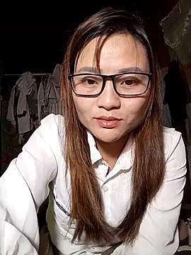 Lee-Thee online show from December 3, 1:43 pm