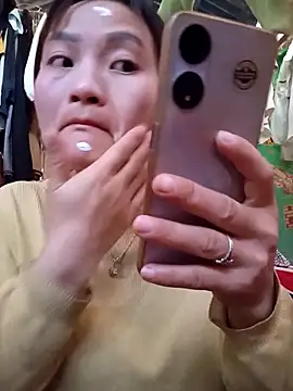 Lee-Thee online show from November 30, 3:40 am