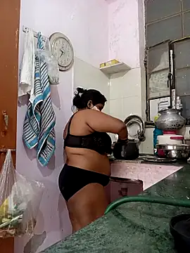 CUTE-LOVE-SWEETS online show from April 13, 4:00 pm