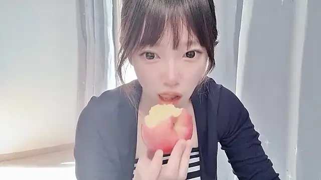 Snapshot of yuyayayu chatting on November 28, 2:01 am yuyayayu online show from November 28, 2:01 am