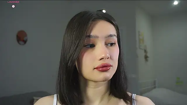 SoftLuna online show from November 18, 5:11 am