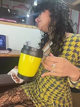 justcallmemargo online show from May 3, 3:44 am
