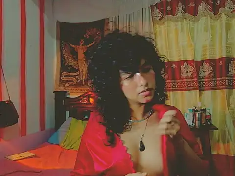 Snapshot of justcallmemargo chatting on November 18, 12:04 am justcallmemargo online show from November 18, 12:04 am