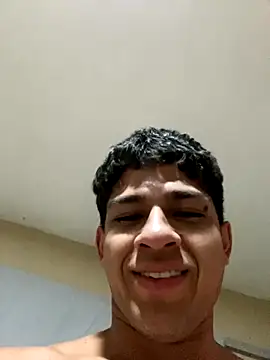 Snapshot of Benjxmin_077 chatting on November 17, 7:01 am Benjxmin 077 online show from November 17, 7:01 am