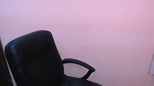 Snapshot of MillaTems_ chatting on November 28, 1:11 pm MillaTems online show from November 28, 1:11 pm