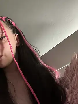 bettyButterfly online show from March 14, 7:53 pm