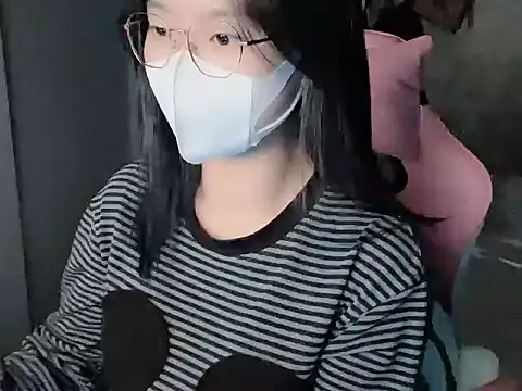 Snapshot of Hellen2999 chatting on November 20, 2:12 am Hellen2999 online show from November 20, 2:12 am