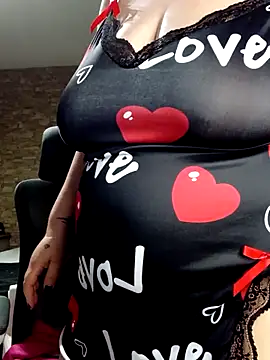 LeillaaX online show from April 4, 8:10 am