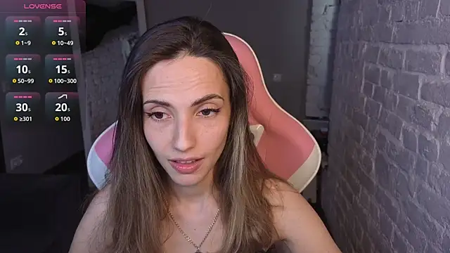Snapshot of amelia_meili chatting on June 15, 1:33 pm amelia meili online show from June 15, 1:33 pm