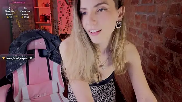 Snapshot of amelia_meili chatting on June 12, 12:58 pm amelia meili online show from June 12, 12:58 pm