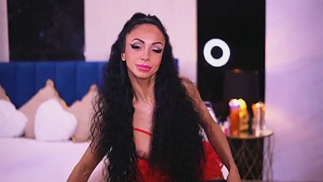 Snapshot of XenaBloom chatting on January 9, 4:19 am XenaBloom online show from January 9, 4:19 am