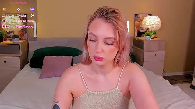 KiraRuiz online show from February 3, 1:05 am