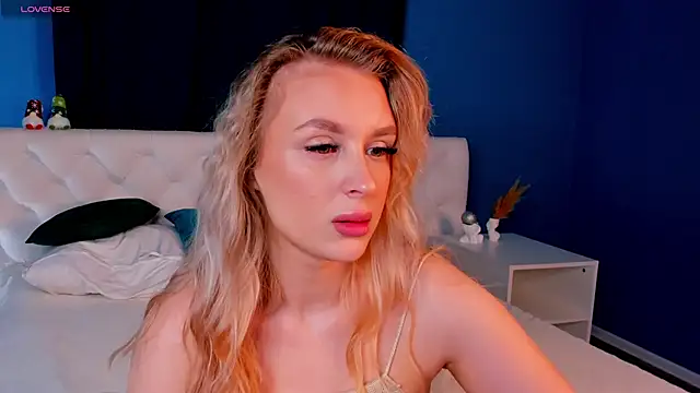 KiraRuiz online show from February 24, 1:06 am