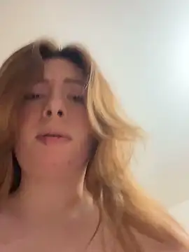 AmberRosewood online show from November 29, 4:40 pm