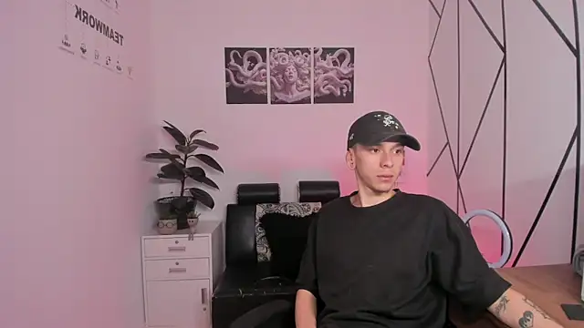 James Adams 01 online show from November 20, 1:12 pm