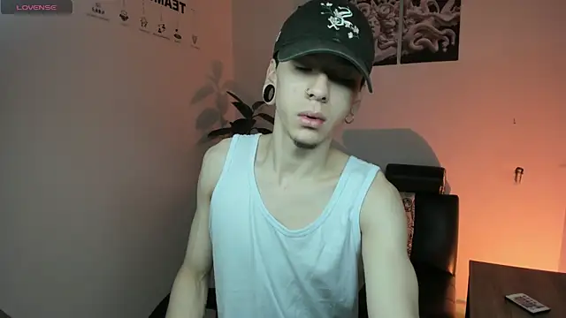 James Adams 01 online show from December 19, 12:51 pm