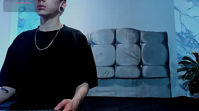 James Adams 01 online show from March 12, 12:20 pm