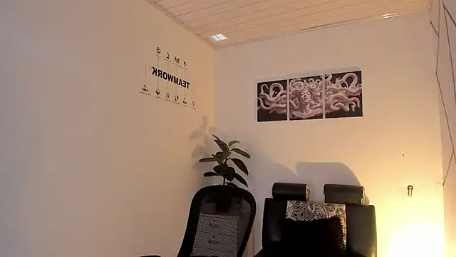 James Adams 01 online show from December 5, 12:26 pm